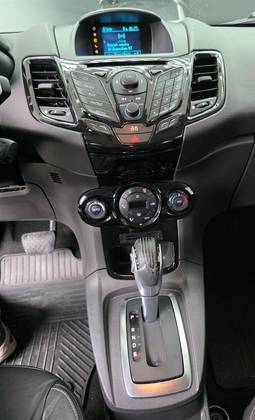 FORD FIESTA 1.6 TITANIUM HATCH 16V FLEX 4P POWERSHIFT FORD FIESTA 1.6 TITANIUM HATCH 16V FLEX 4P POWERSHIFT